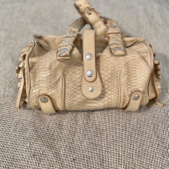 Chloe Tan and Cream Textured Leather Shoulder Bag - Picture 7 of 10